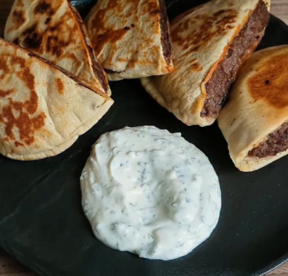 Grilled Arayes recipe, Middle Eastern beef recipe, Ground beef BBQ recipes, Pitta bread recipes, Dewfresh Ground Beef, BBQ beef recipes, Easy grilled beef recipe, Homemade Arayes, Family BBQ recipes, Summer grilling recipes
